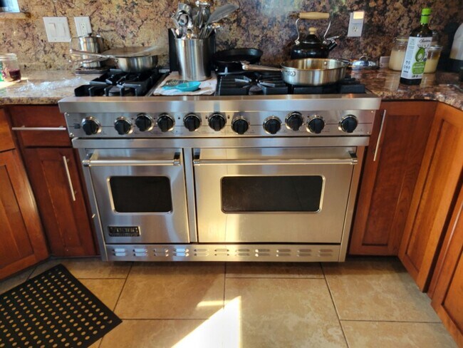 Building Photo - Riverfront Living with Private Boat Launch