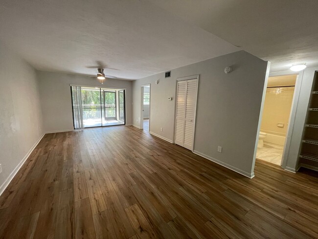 Building Photo - ANNUAL RENTAL - 2 BED / 2 BATH - IN PINE H...