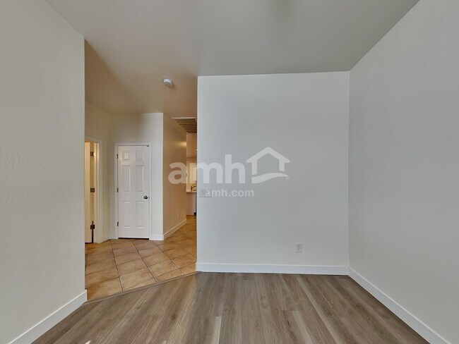 Building Photo - 14237 W Ventura St