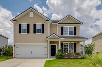 Building Photo - Spacious & Convenient