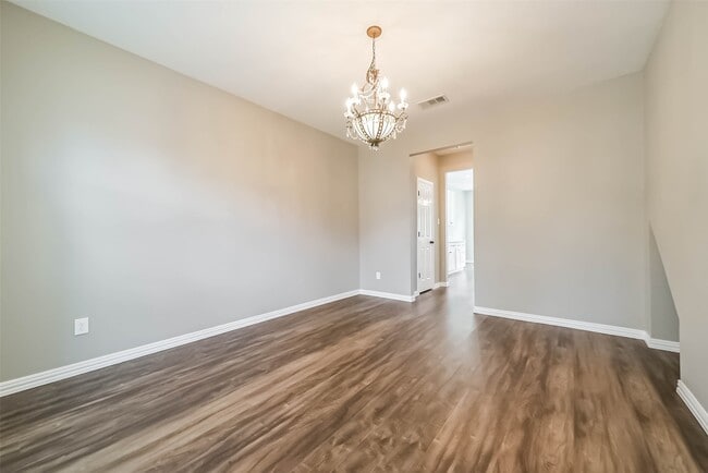 Building Photo - 6219 Summerville Ln