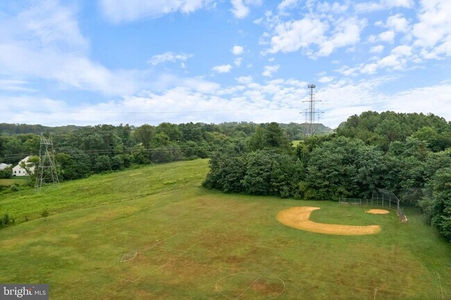 Building Photo - 4615 Crossing Ct