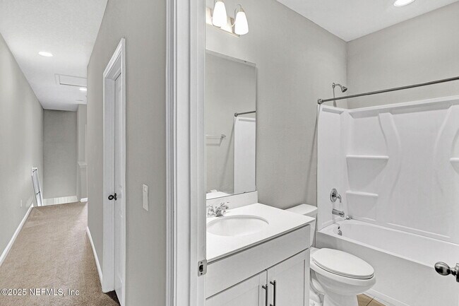 Building Photo - 469 Brandon Lks Dr