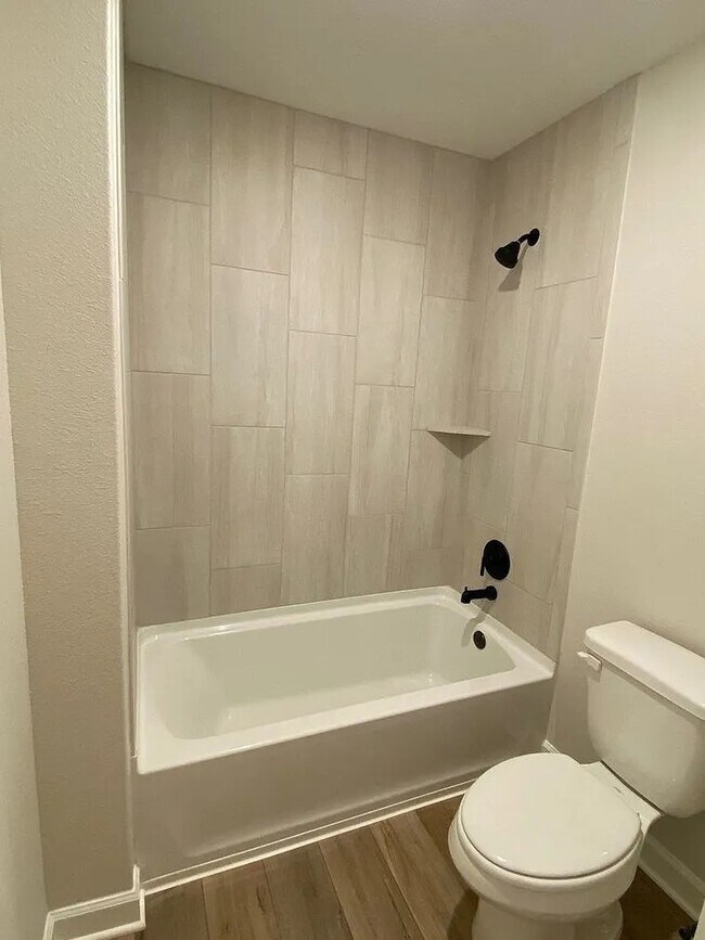 Building Photo - 2925 Floating Barque Dr