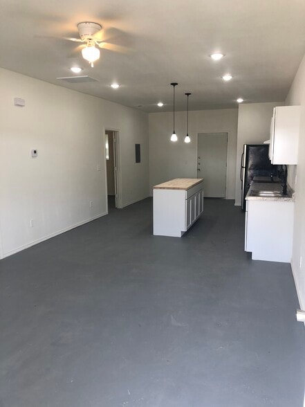 Primary Photo - 22432 Matins Ln