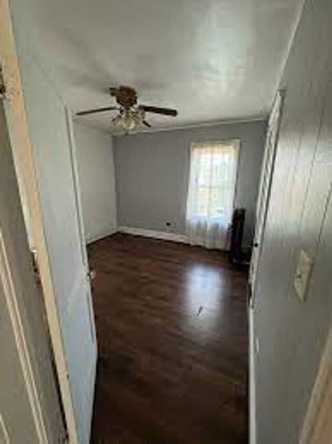 Building Photo - Spacious Single-Family Home with Washer/Dryer Hookups