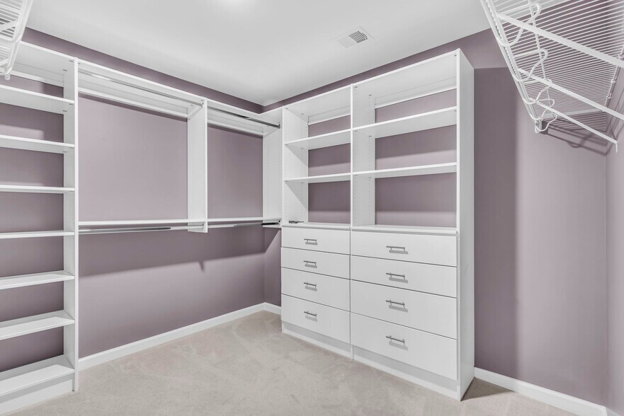 Building Photo - 42522 Stratford Landing Dr