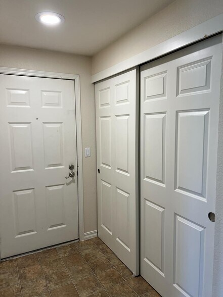Building Photo - 1760 W Sunn Fjord Ln