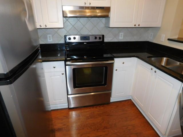 Building Photo - 5559 Glenridge Dr