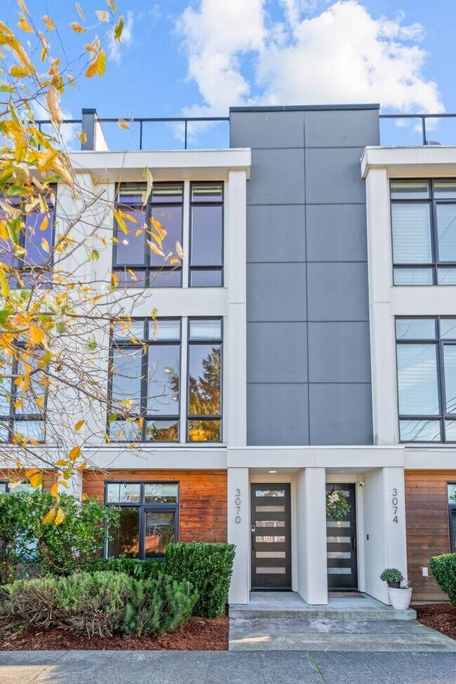 Building Photo - Stunning AIR CONDITIONED Alki Townhome w/ Rooftop Ocean View