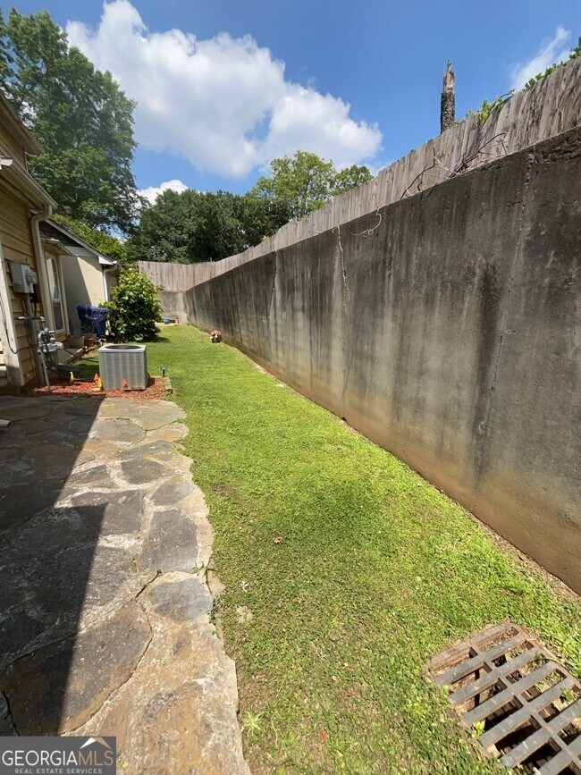 Building Photo - 3761 Windsor Cir