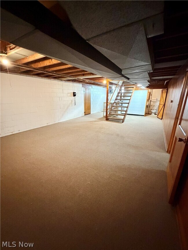 Building Photo - 32 Orchard Dr