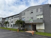 Building Photo - 120 Royal Palm Rd