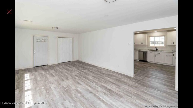 Building Photo - 33 Mary Ave