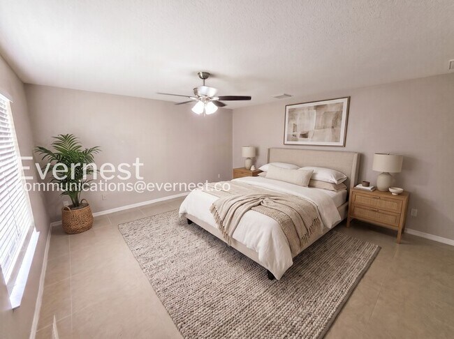 Building Photo - Limited Time Special Offer / 4 Bed/2 Bath Home with Garage / Pet-Friendly / Vouchers Accepted / A...