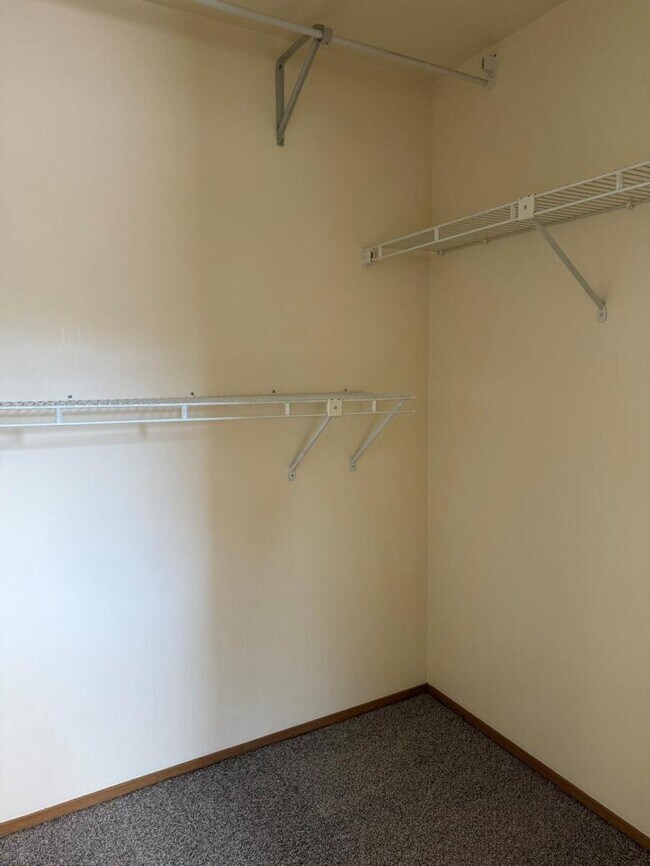 Building Photo - 2 bedroom in Seattle WA 98119