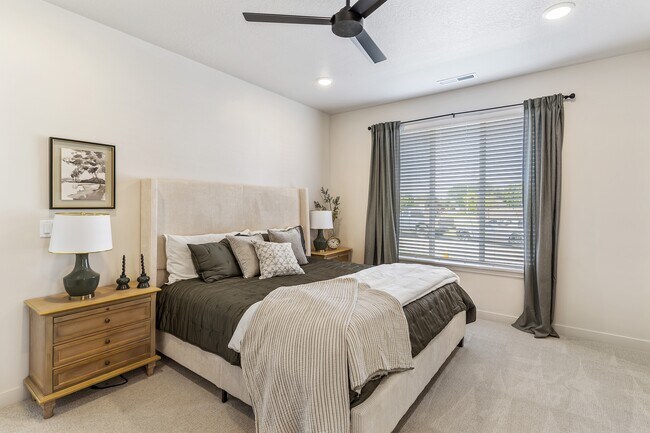 Building Photo - 1175 N Meridian Ln