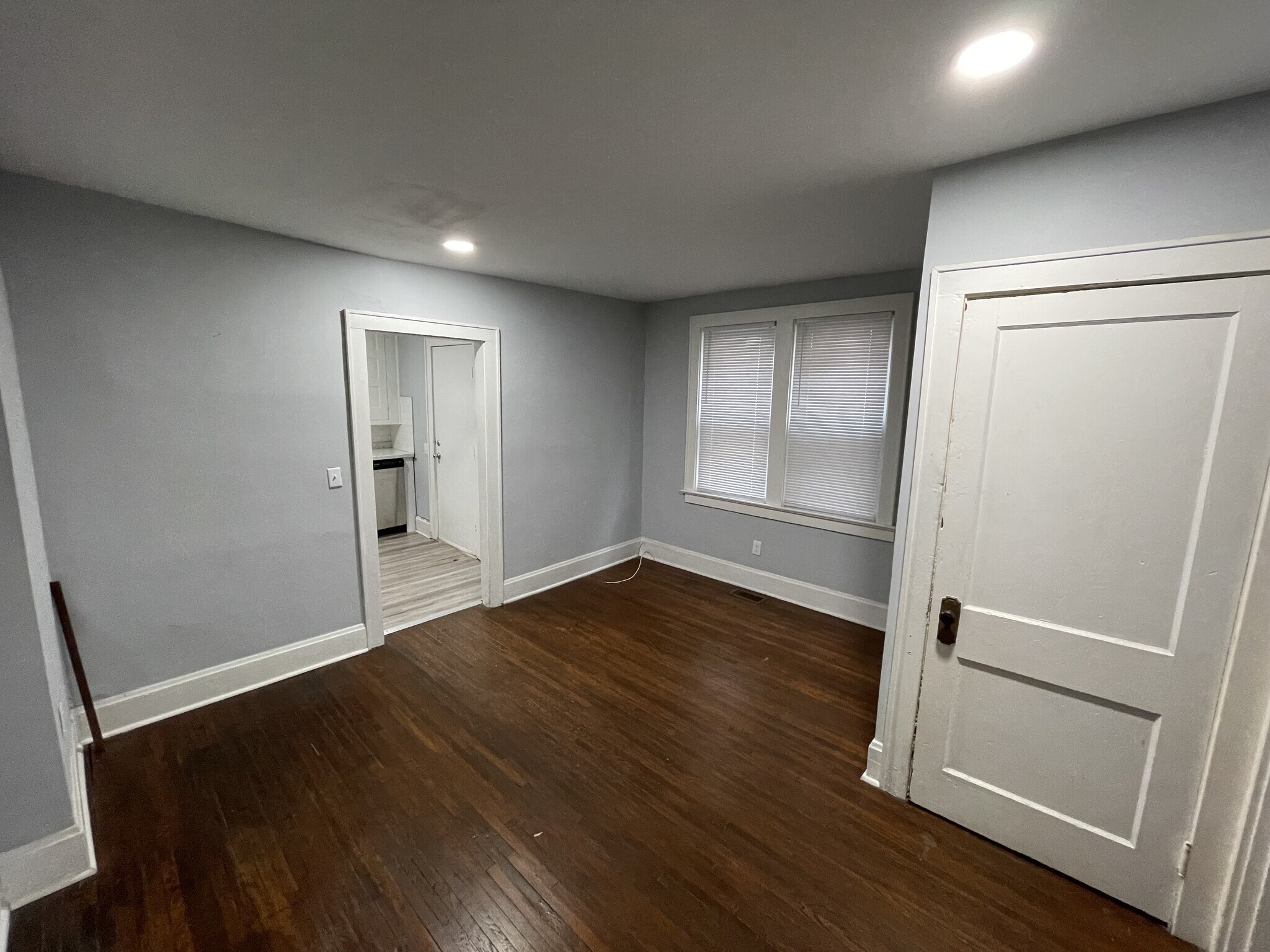 Building Photo - 728 Frebis Ave