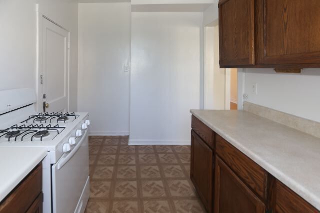 Building Photo - 836 W Waveland