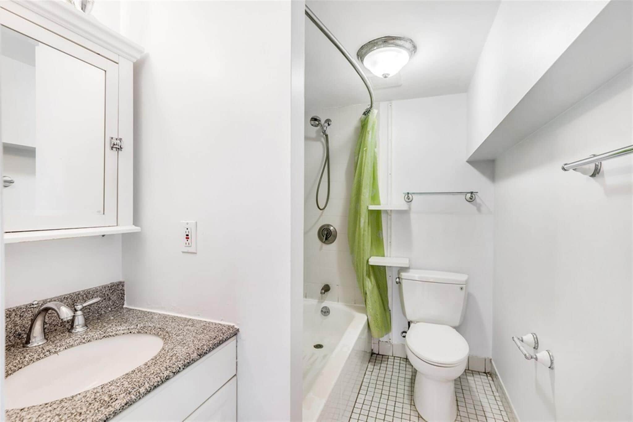 Building Photo - 14 Locust St