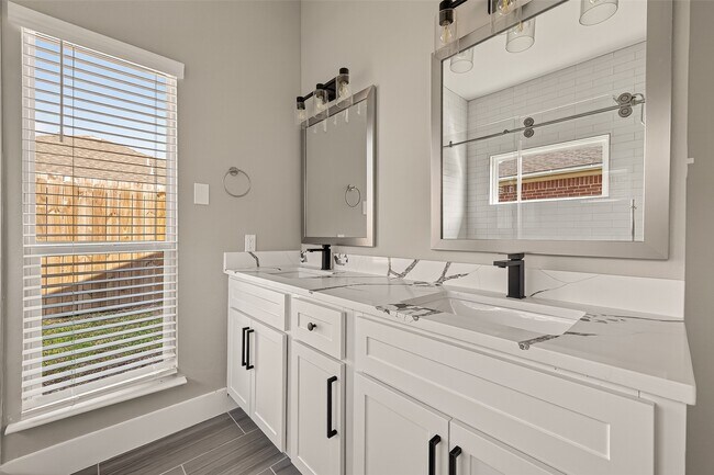 Building Photo - 6619 Misty Dale Dr