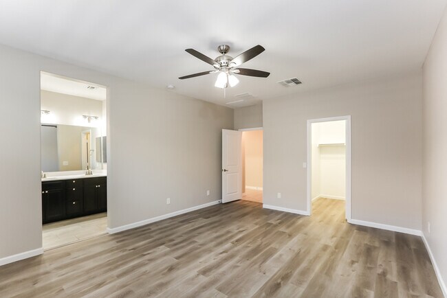 Building Photo - 6851 E Posada Cir