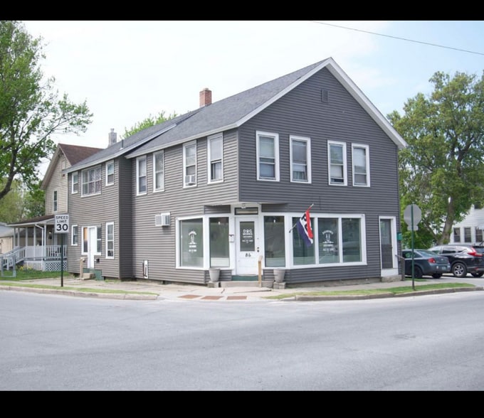 Building Photo - 86 River St