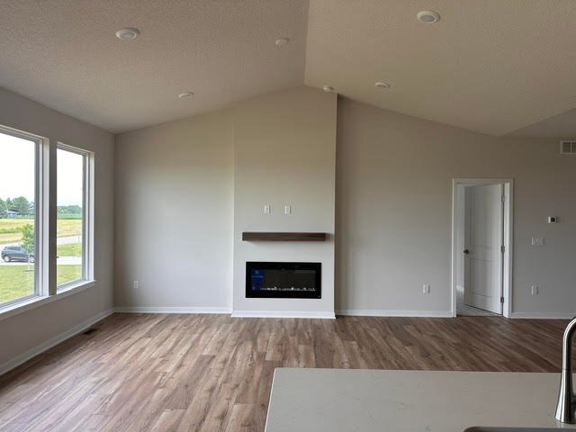 Building Photo - 1131 NW Petersen Dr