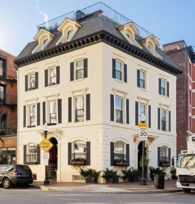 Building Photo - 54 Union Pk