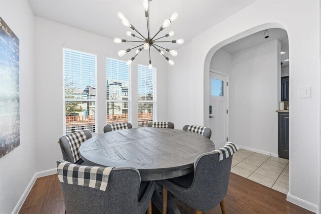 Building Photo - 1817 Carlson Dr