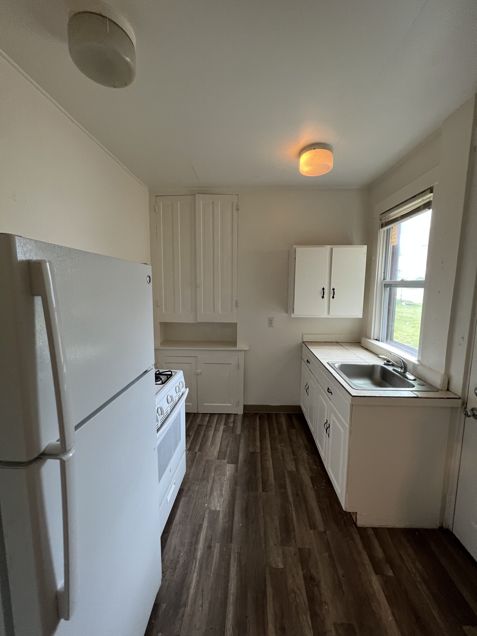 Kitchen - 904 Punta Gorda Ave