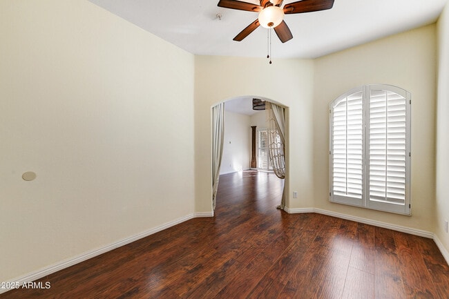 Building Photo - 8653 E Royal Palm Rd