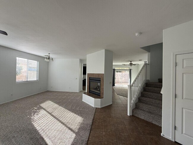 Building Photo - 1235 E Julian Dr