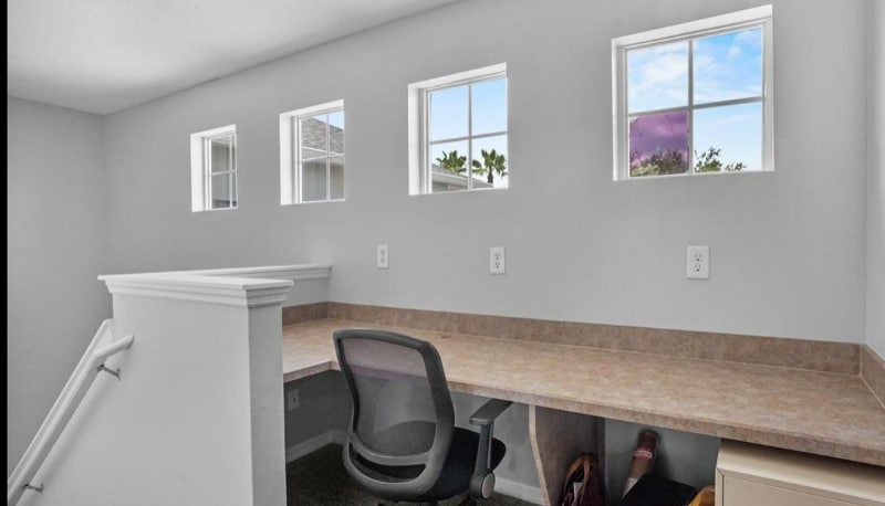 Building Photo - 742 Featherstone Ln