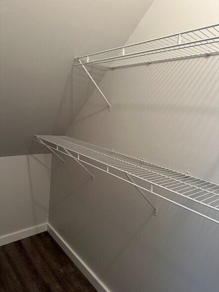 Building Photo - 32 Lancaster Est