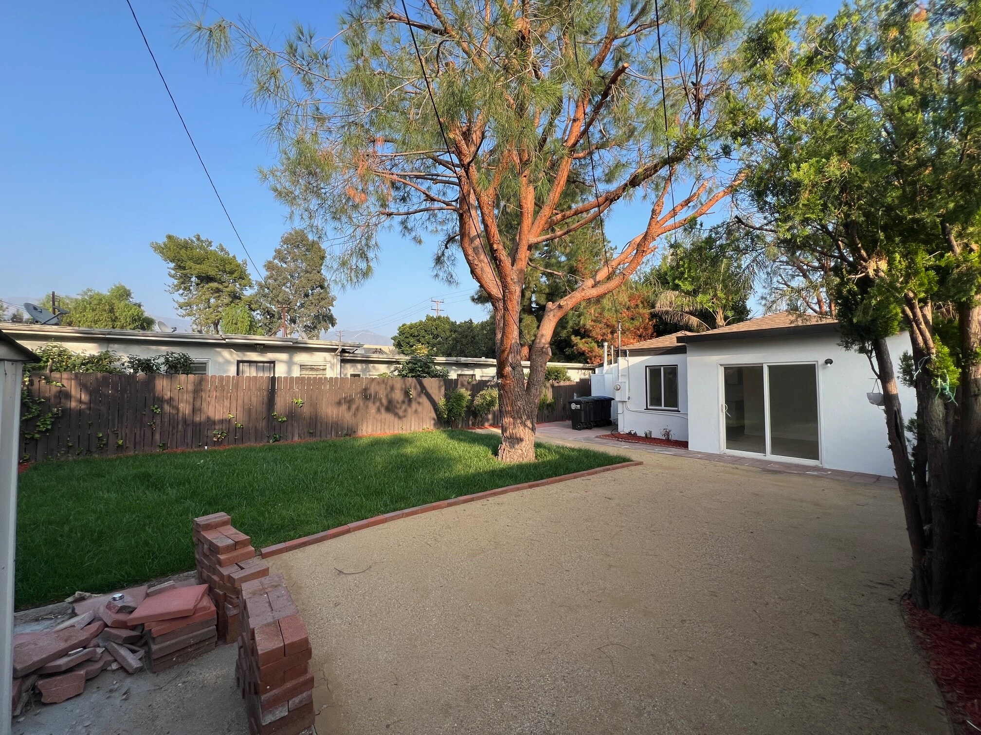 Building Photo - 515 Allen Ave