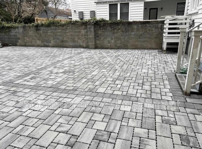 Building Photo - 50 Morris St