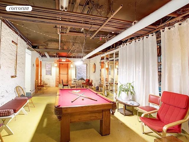 Building Photo - 2790 Broadway-