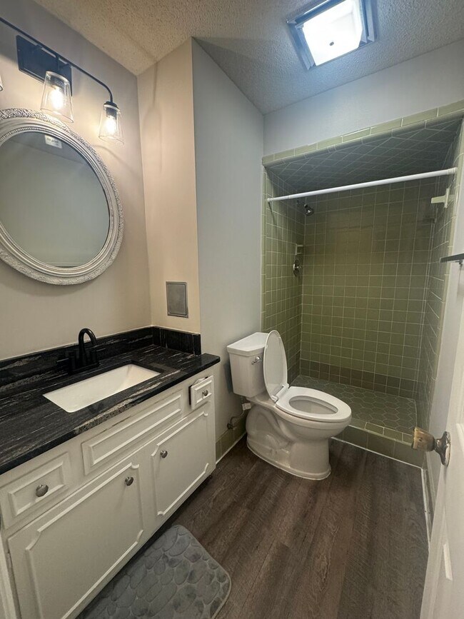 Building Photo - Available NOW in Hammond Hills!!!