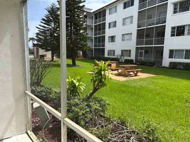 Building Photo - 4500 N Flagler Dr