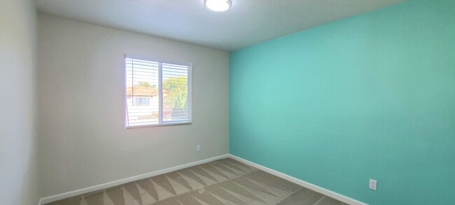 Building Photo - BEAUTIFULLY MAINTAINED SINGLE FAMILY HOME ...