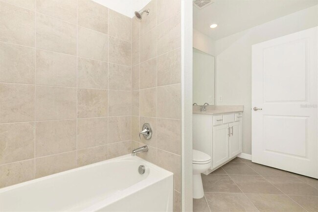 Building Photo - 12320 Wellen Golf St