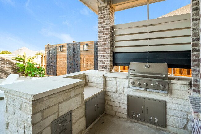 Building Photo - COMING SEPTEMBER - Spectacular Mansfield Retreat with Pool & Outdoor Kitchen!