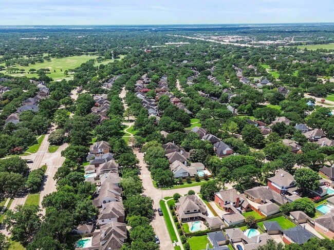 Building Photo - 23006 Greenrush Dr