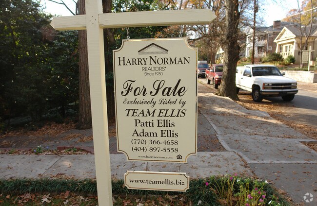 Building Photo - 347 8th St