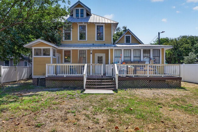 Building Photo - Stunning 4-bedroom home in Tampa! (Bonus room)
