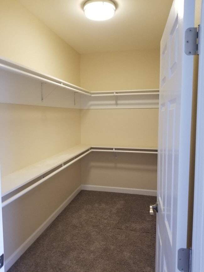 Building Photo - Occupied, do not disturb tenants. West Valley 3 bedroom 2.5 bath plus an office,  custom built re...