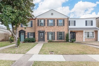 Building Photo - 6317 Ivanhoe Ln