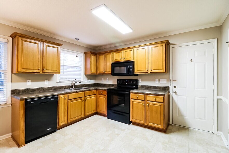 Building Photo - 1405 E Stonemason Dr