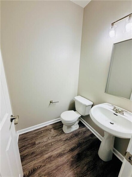 Building Photo - 3329 Chastain Gardens Dr NW